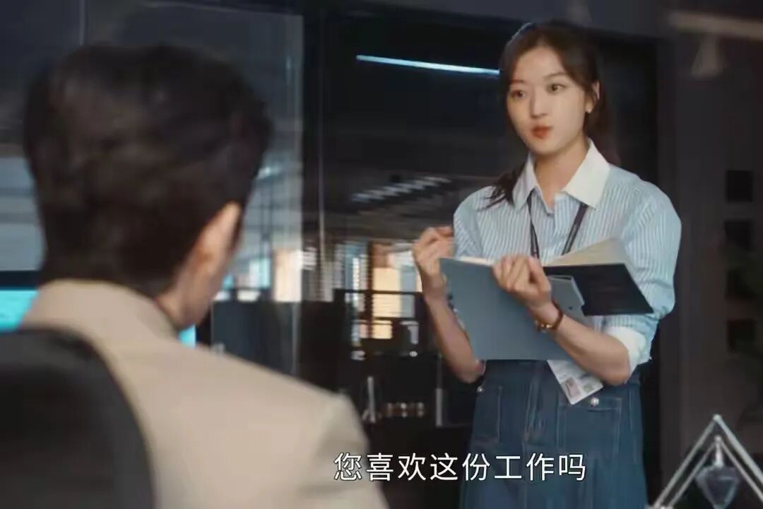  爆火开播！井柏然孙千新剧，职场挡酒名场面直接出圈